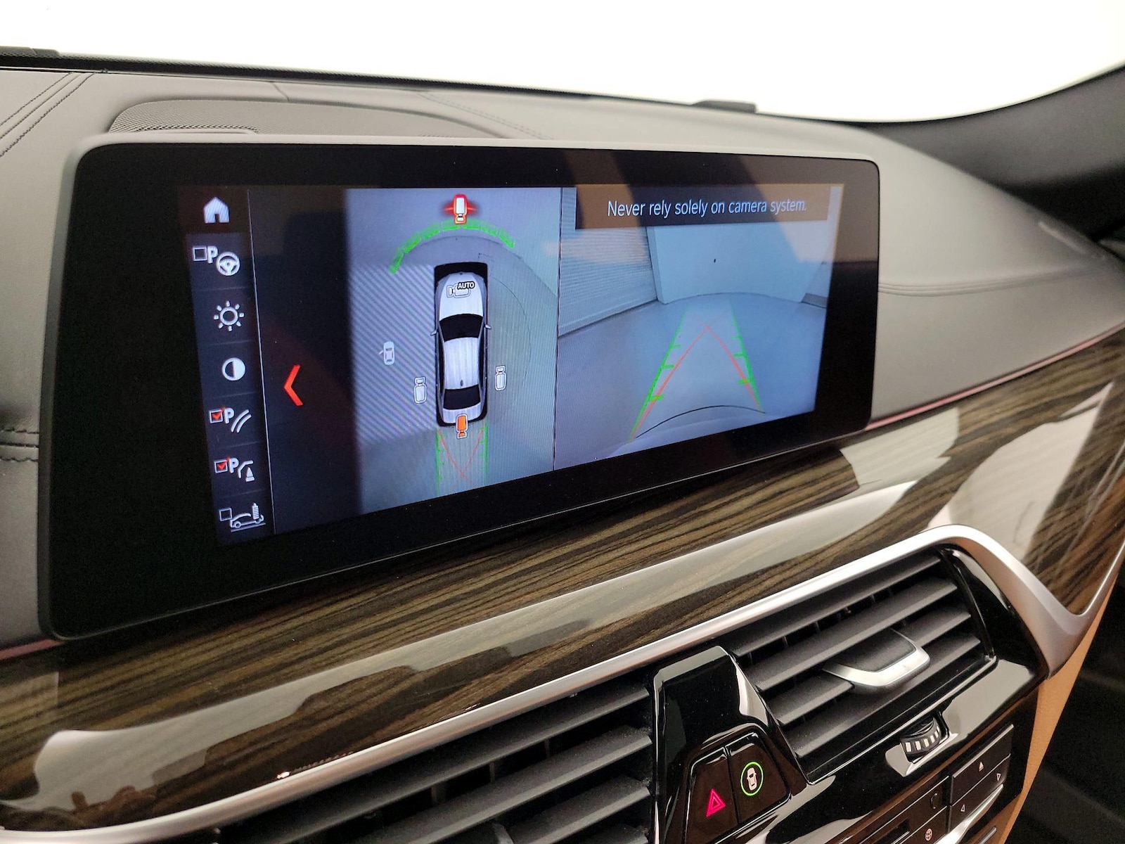 2018 BMW 5 Series 540i - Photo 16