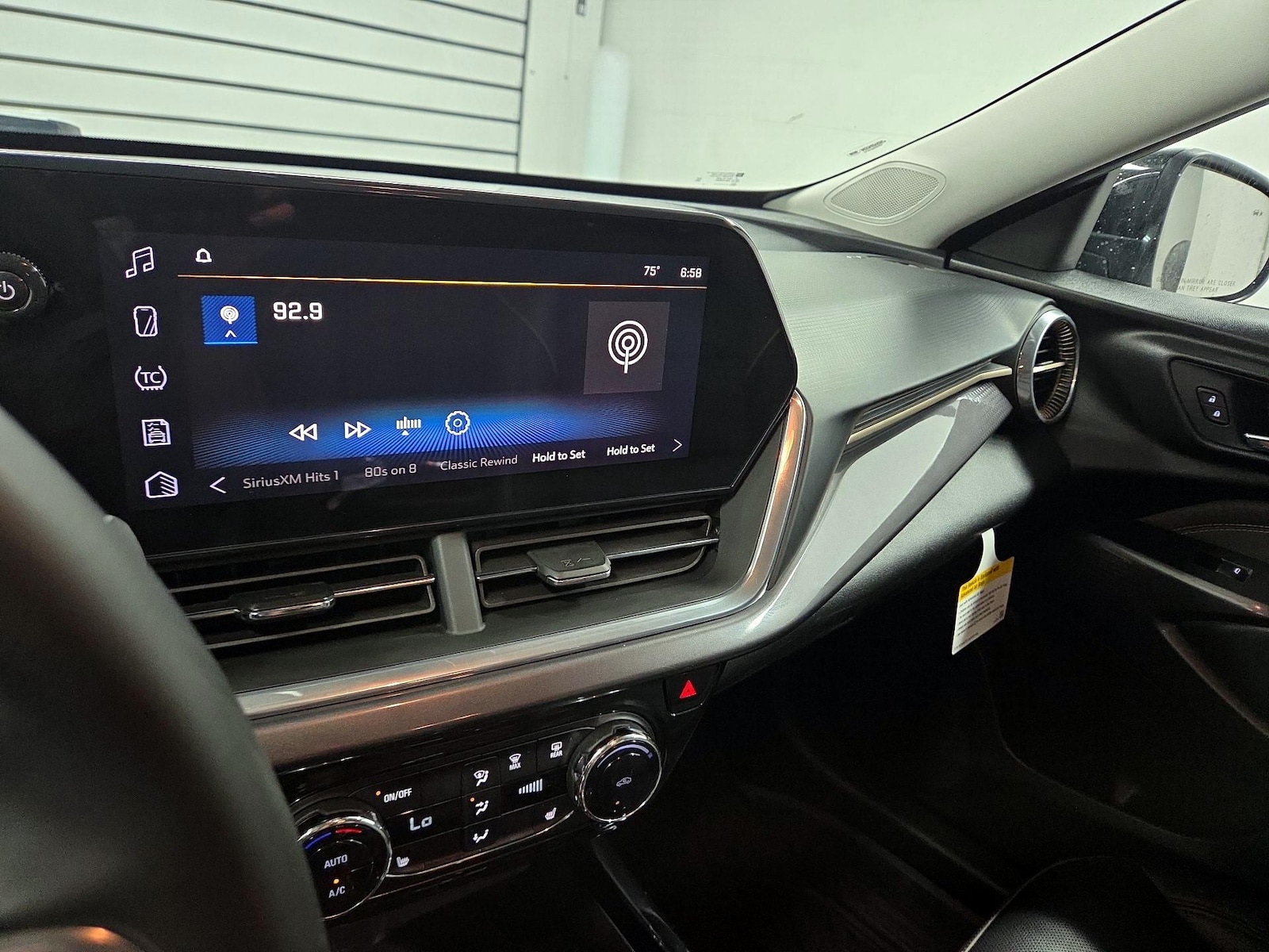 2024 Chevrolet Trax Activ - Photo 14