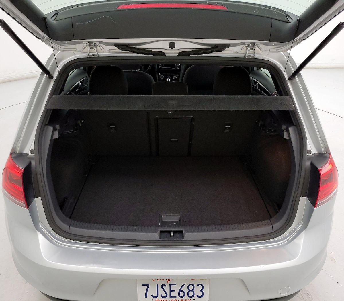 Trunk/Cargo (Seats Up)
