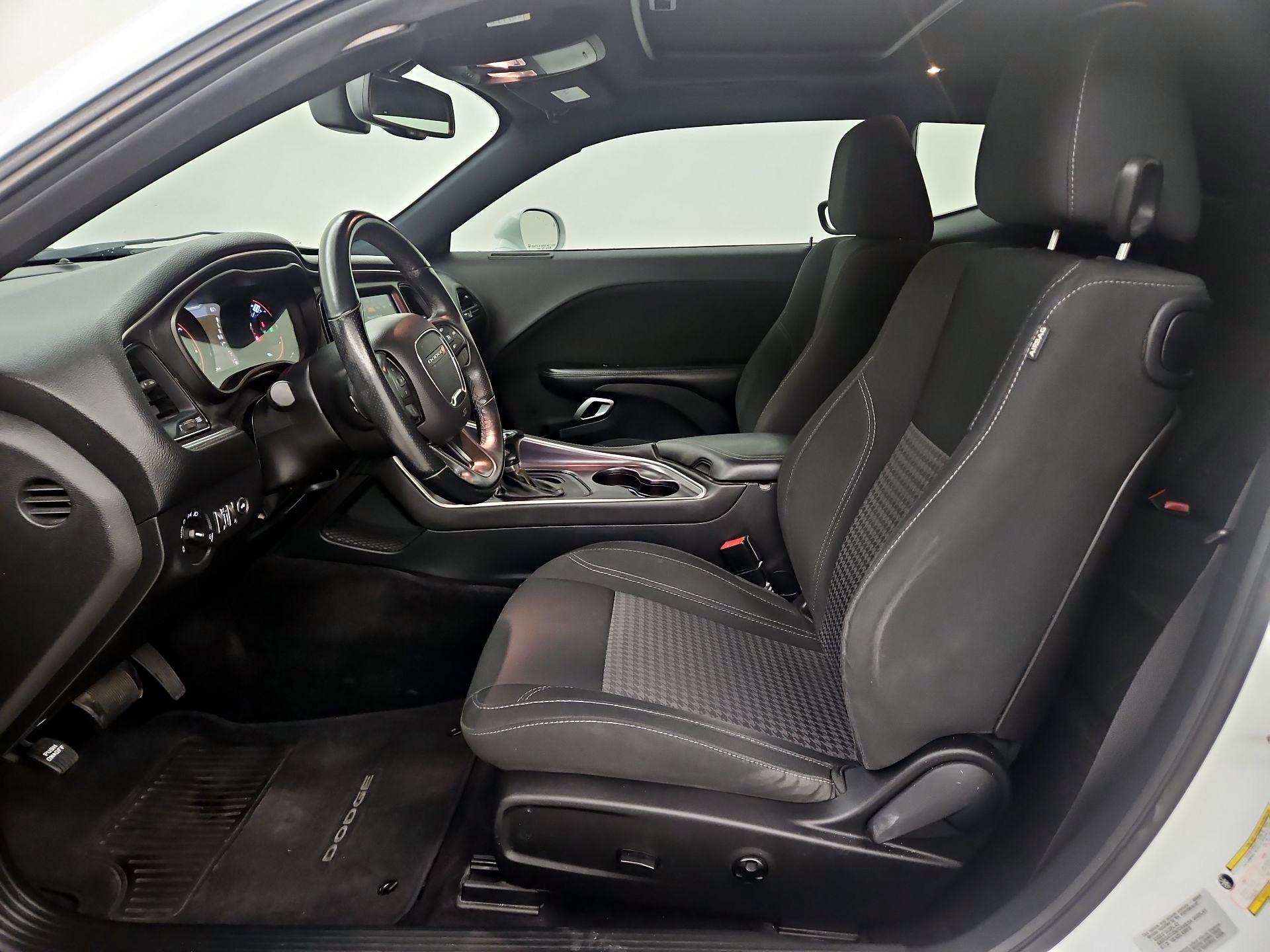 Thumbnail: 2016 Dodge Challenger - 11