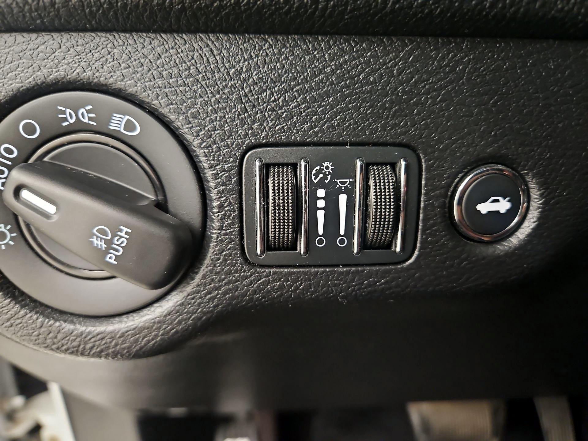Thumbnail: 2016 Dodge Challenger - 13