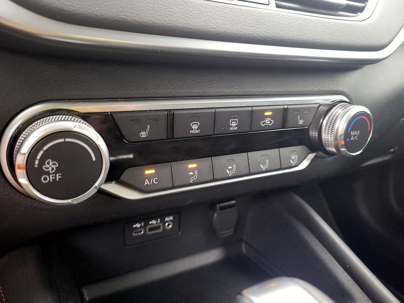 2019 Nissan Altima SR - Photo 18