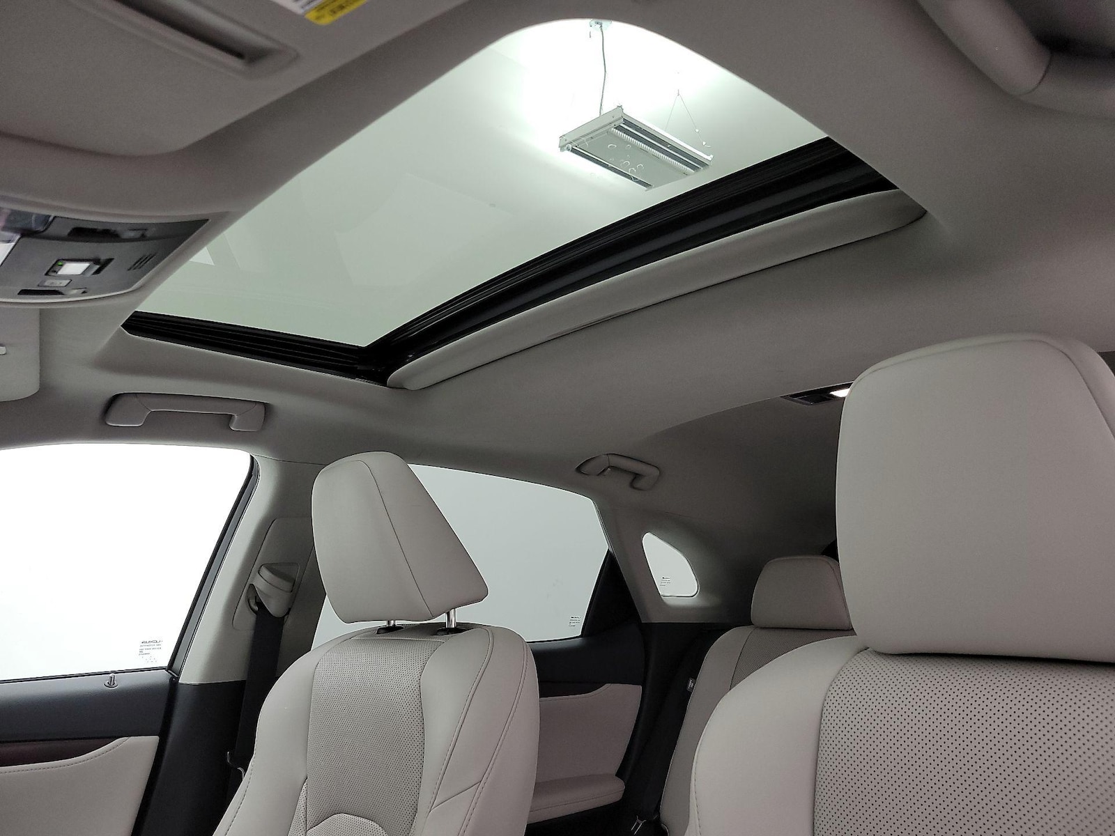 Sunroof(s) & Overhead Airbags