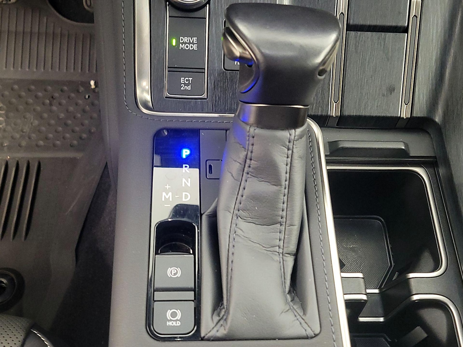 2025 Lexus GX Premium+ - Photo 18