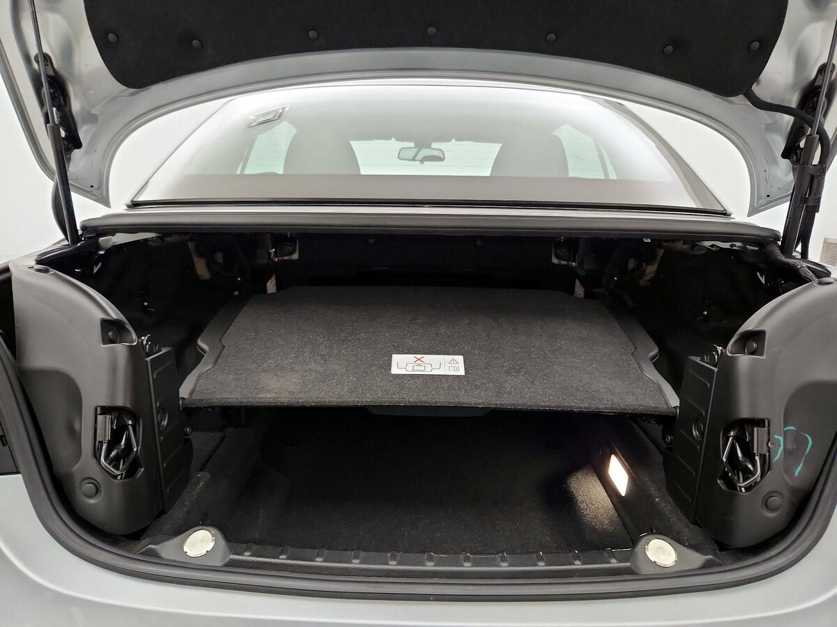 Trunk/Cargo (Seats Up)
