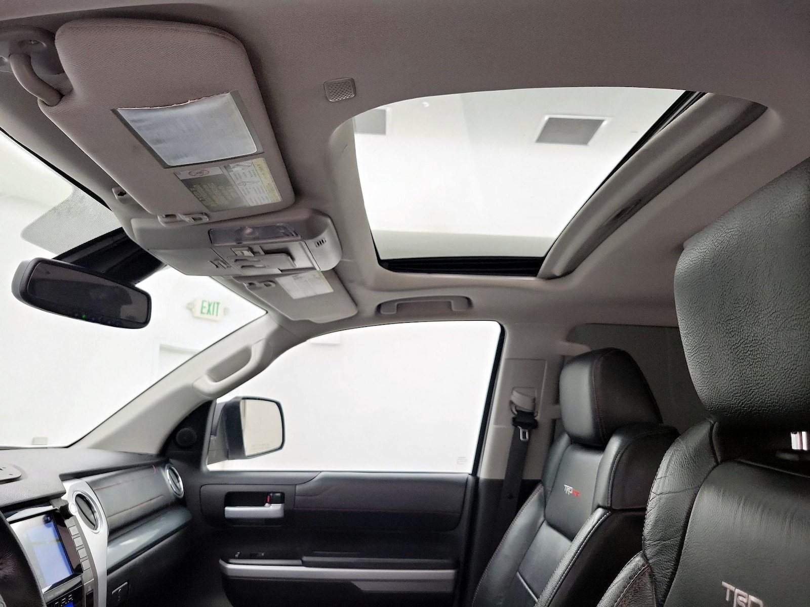 Sunroof(s) & Overhead Airbags