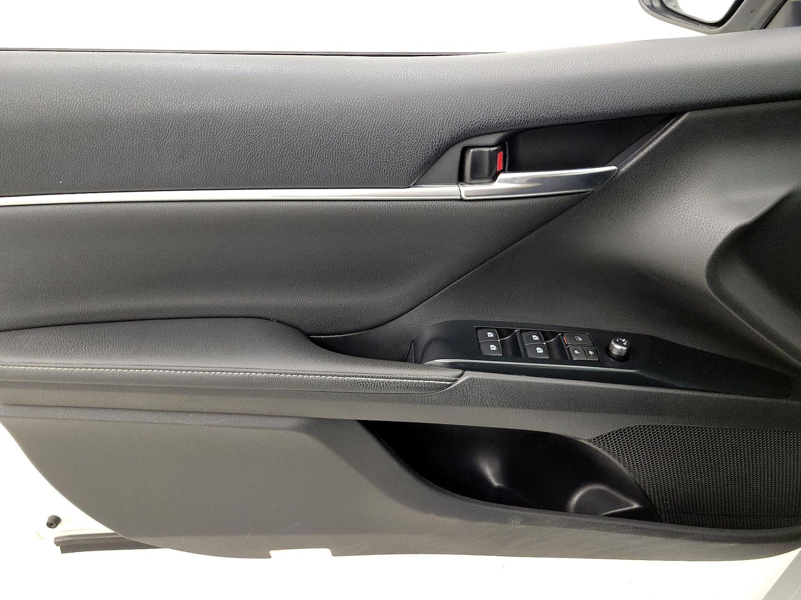 2020 Toyota Camry XSE - Photo 13
