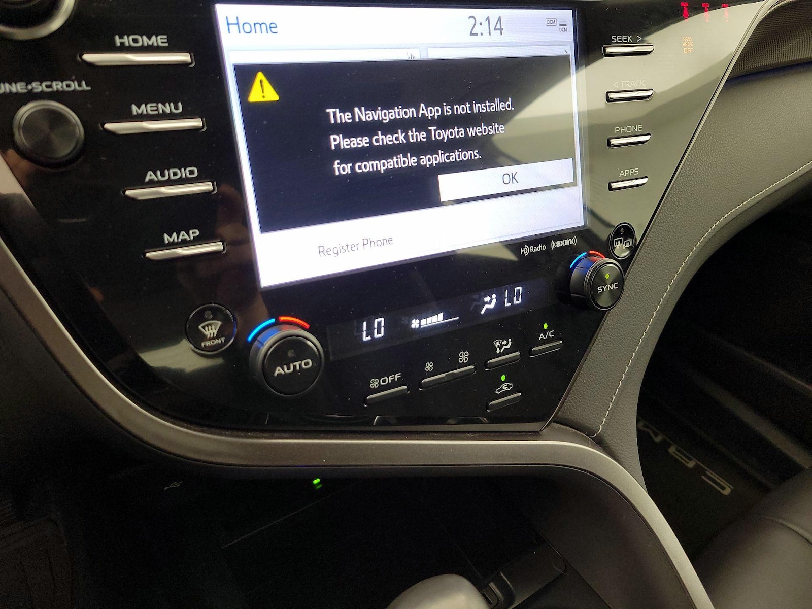 2020 Toyota Camry XSE - Photo 18
