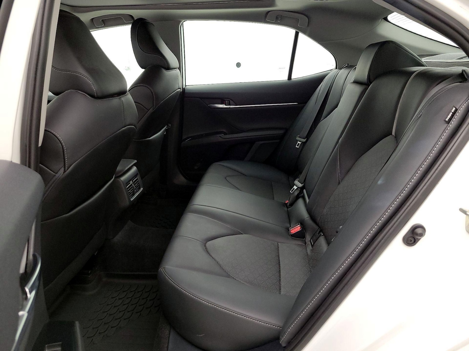 2020 Toyota Camry XSE - Photo 22