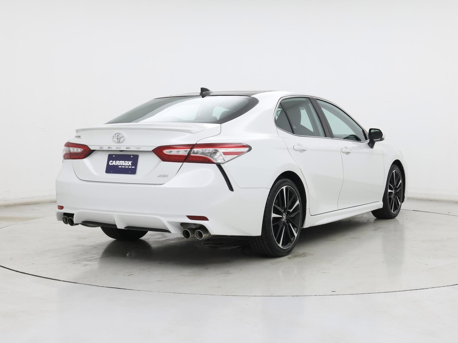 2020 Toyota Camry XSE - Photo 9