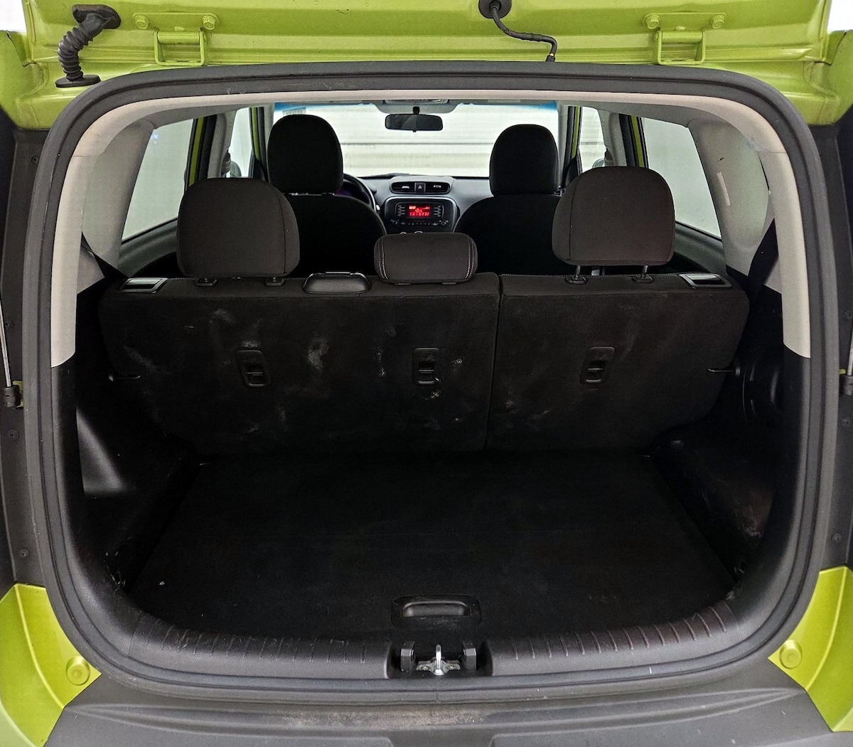 Trunk/Cargo (Seats Up)
