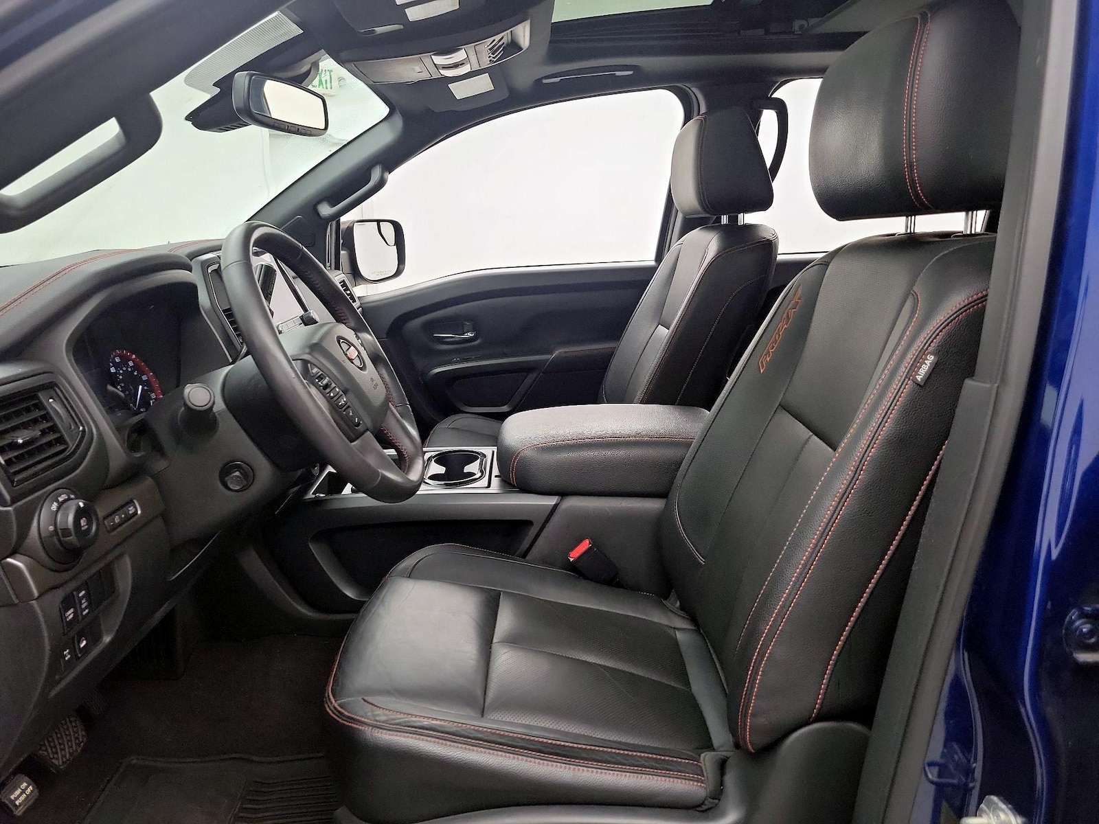 2021 Nissan Titan PRO-4X - Photo 12
