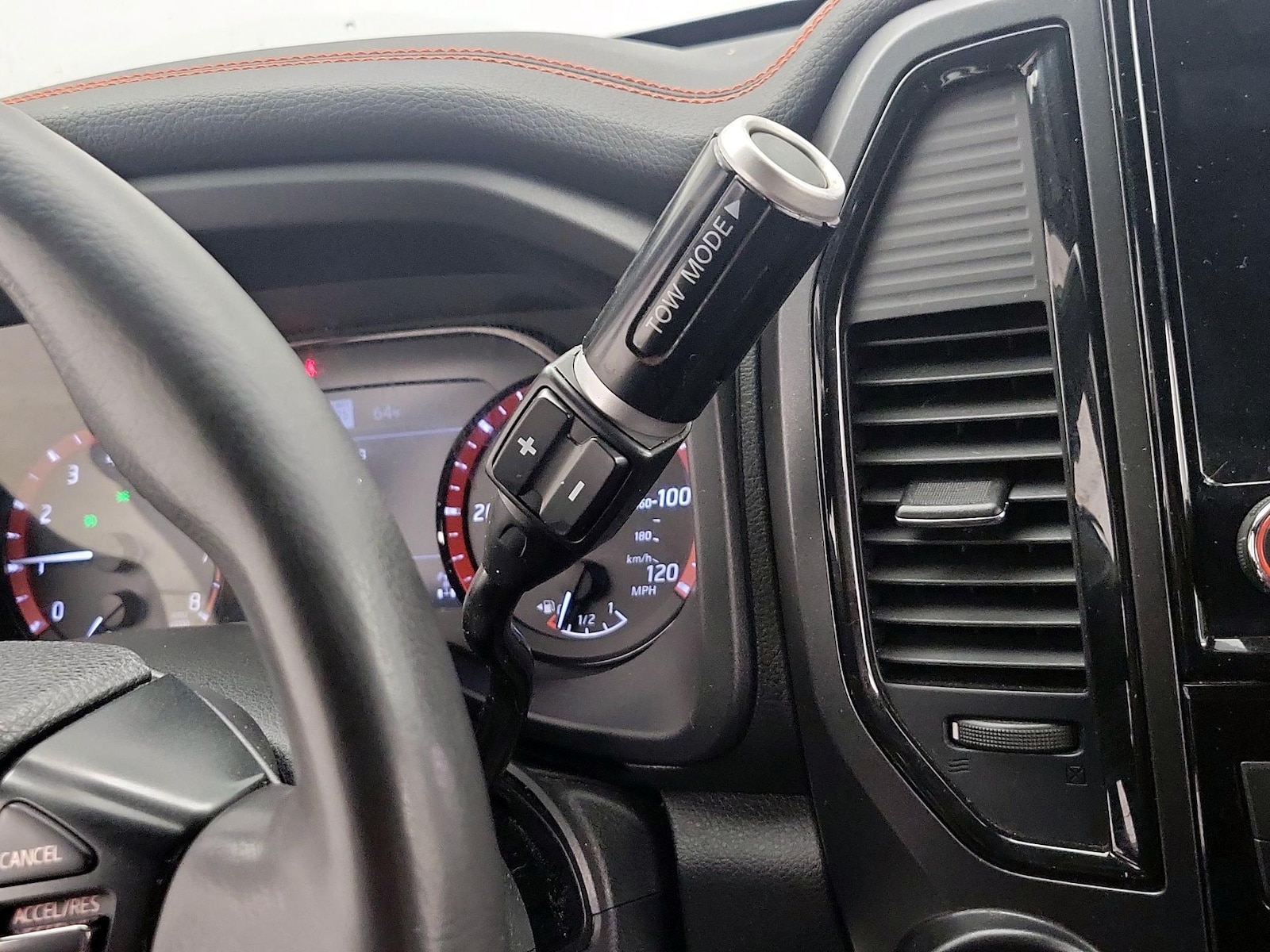 2021 Nissan Titan PRO-4X - Photo 19