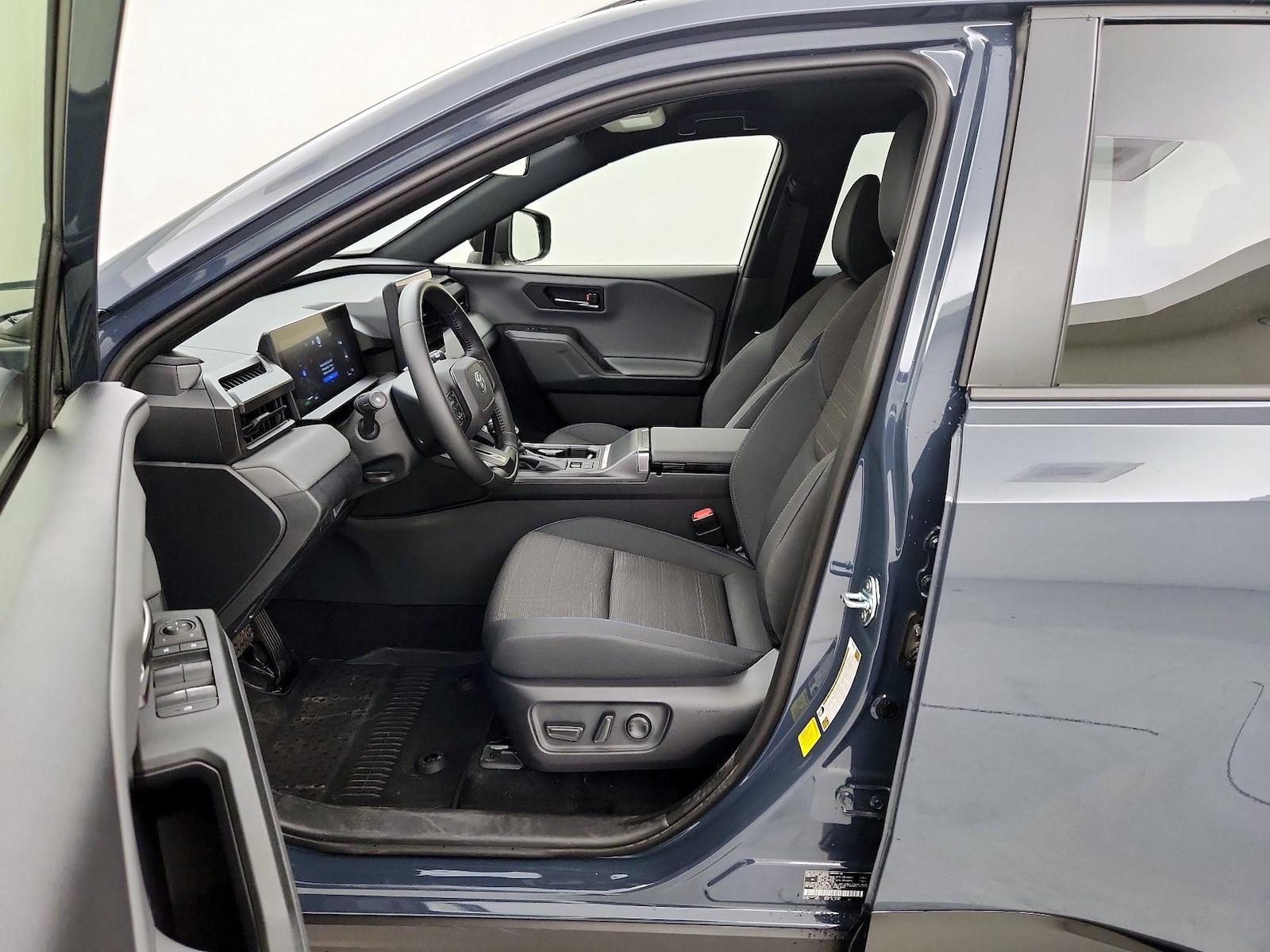 2026 Toyota RAV4 SE - Photo 12
