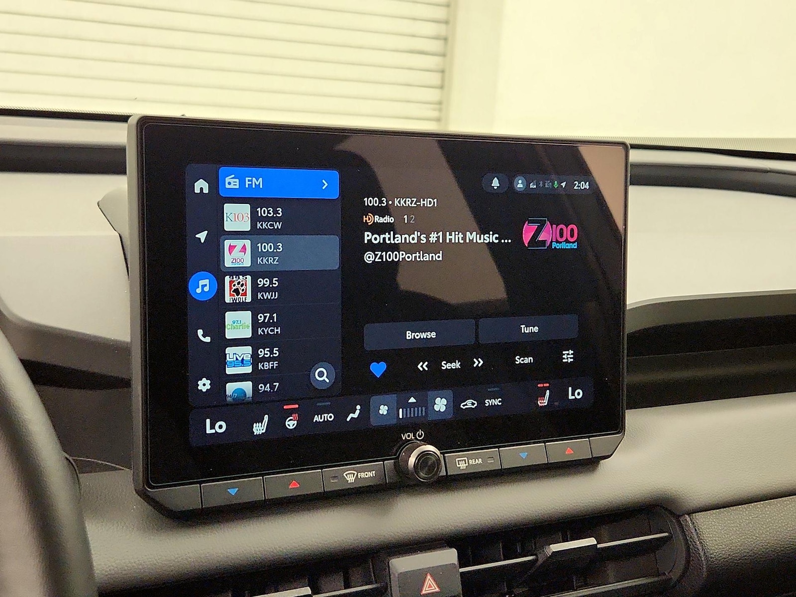 2026 Toyota RAV4 SE - Photo 16