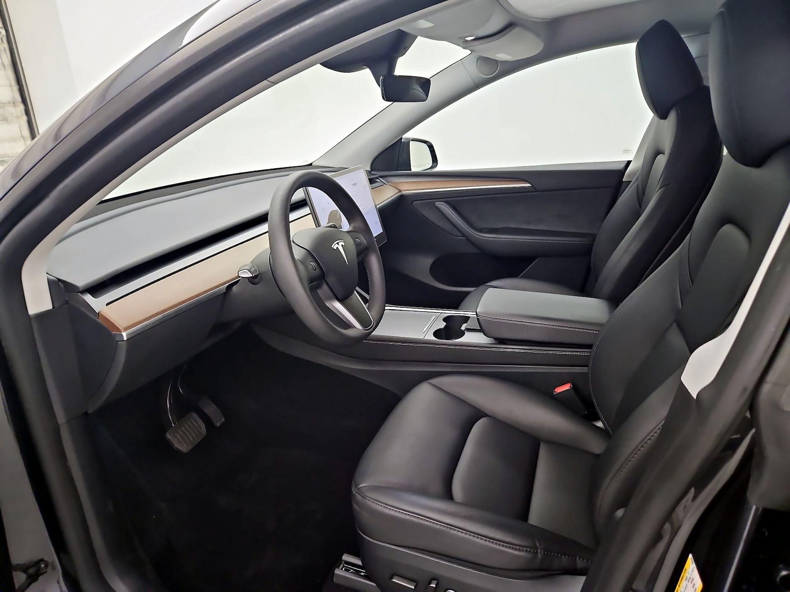 2024 Tesla Model Y Long Range - Photo 12