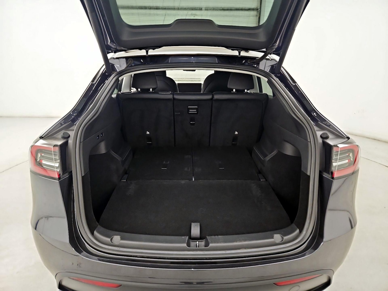 2024 Tesla Model Y Long Range - Photo 23