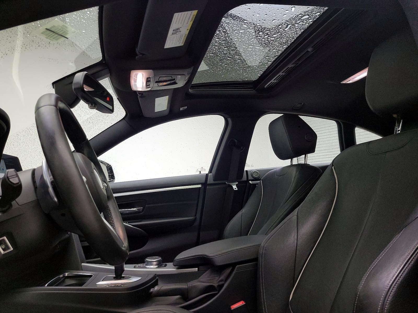 Sunroof(s) & Overhead Airbags