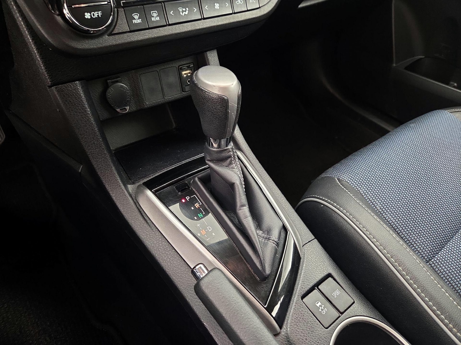 2014 Toyota Corolla S - Photo 18