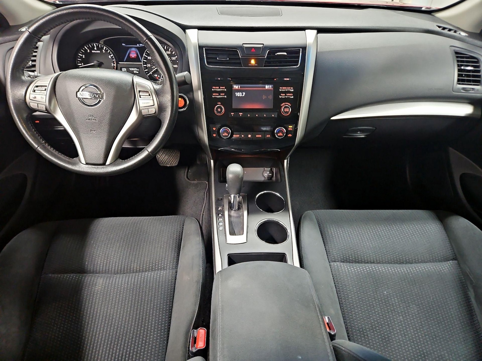 2015 Nissan Altima SV - Photo 10