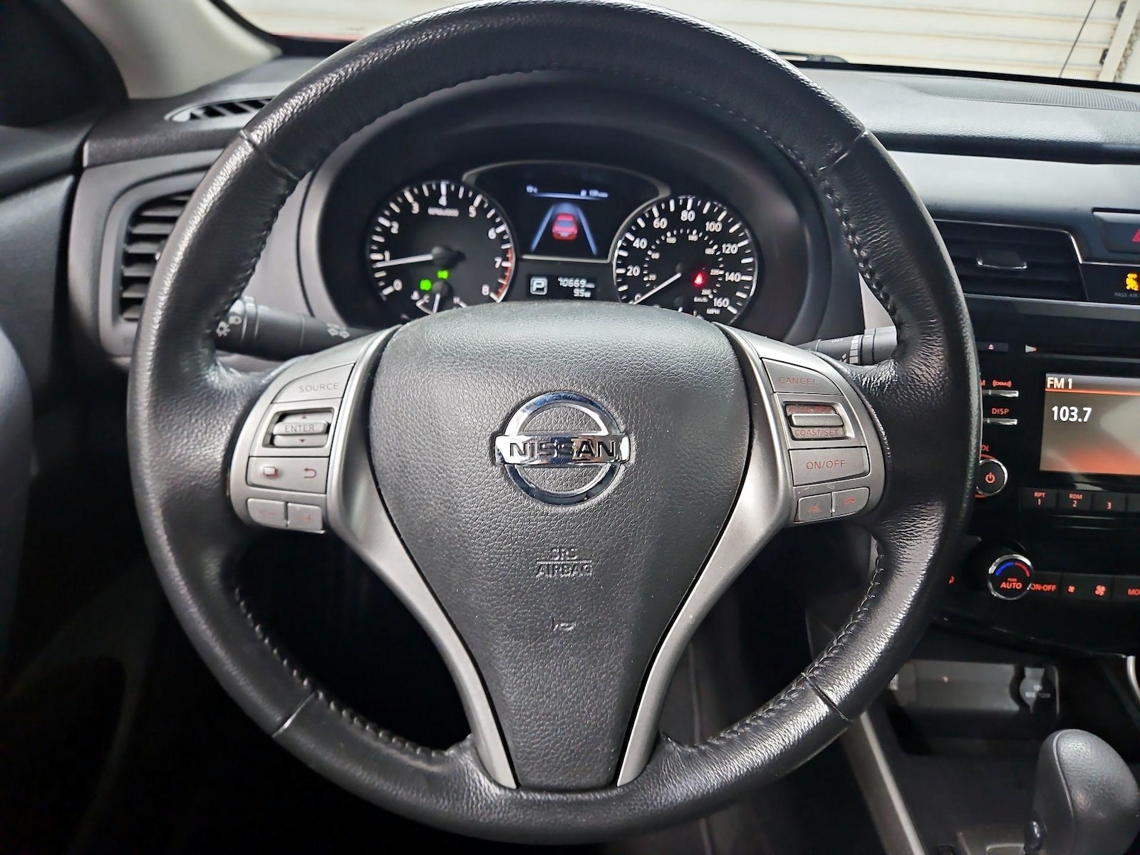 2015 Nissan Altima SV - Photo 11