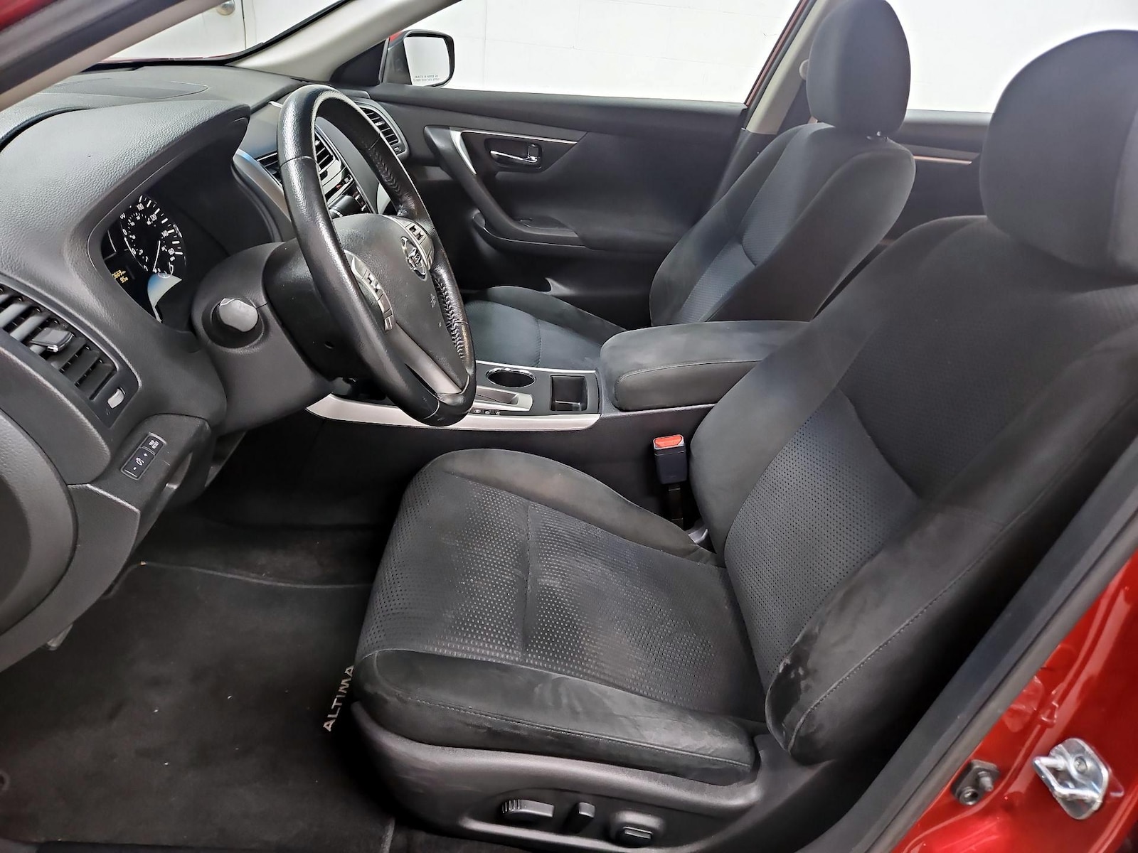 2015 Nissan Altima SV - Photo 12
