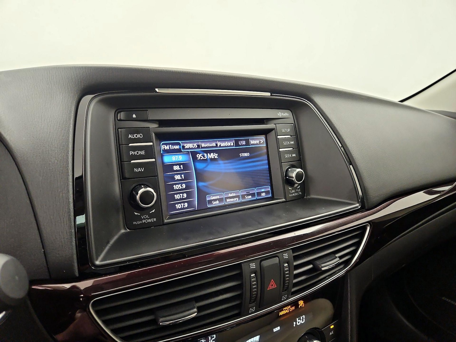 2015 Mazda MAZDA6 i Grand Touring - Photo 17