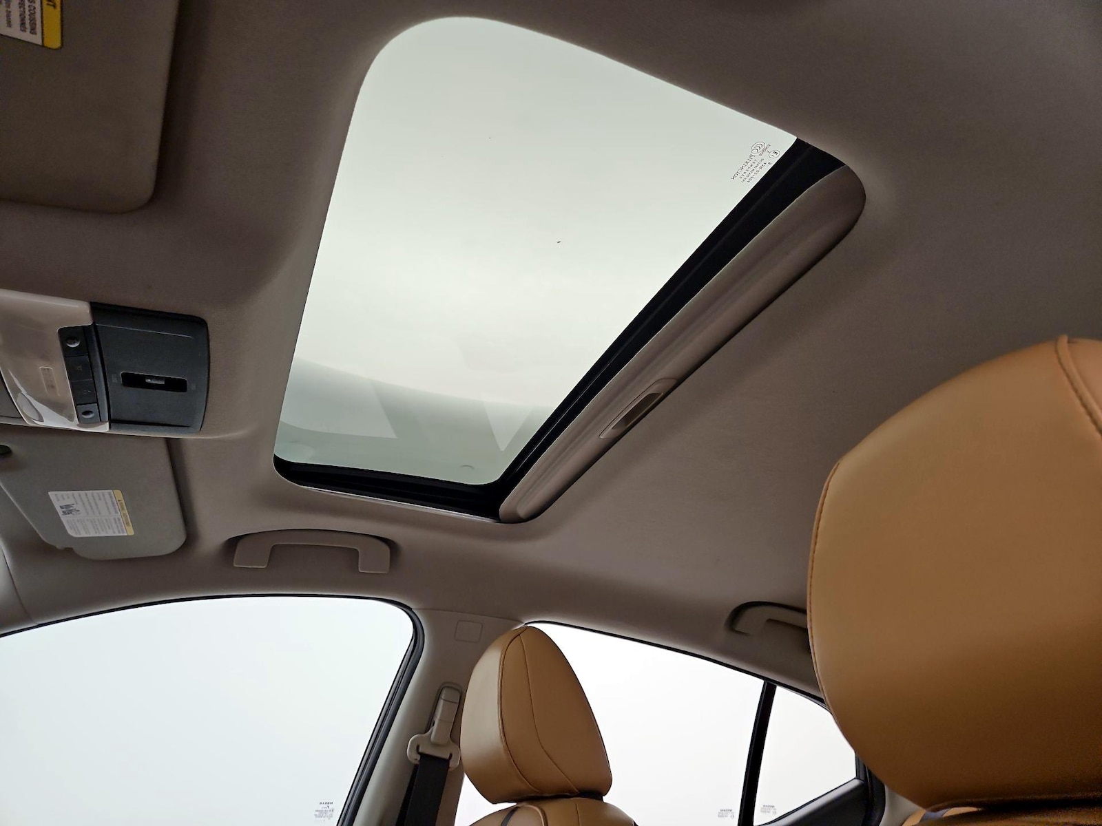 Sunroof(s) & Overhead Airbags