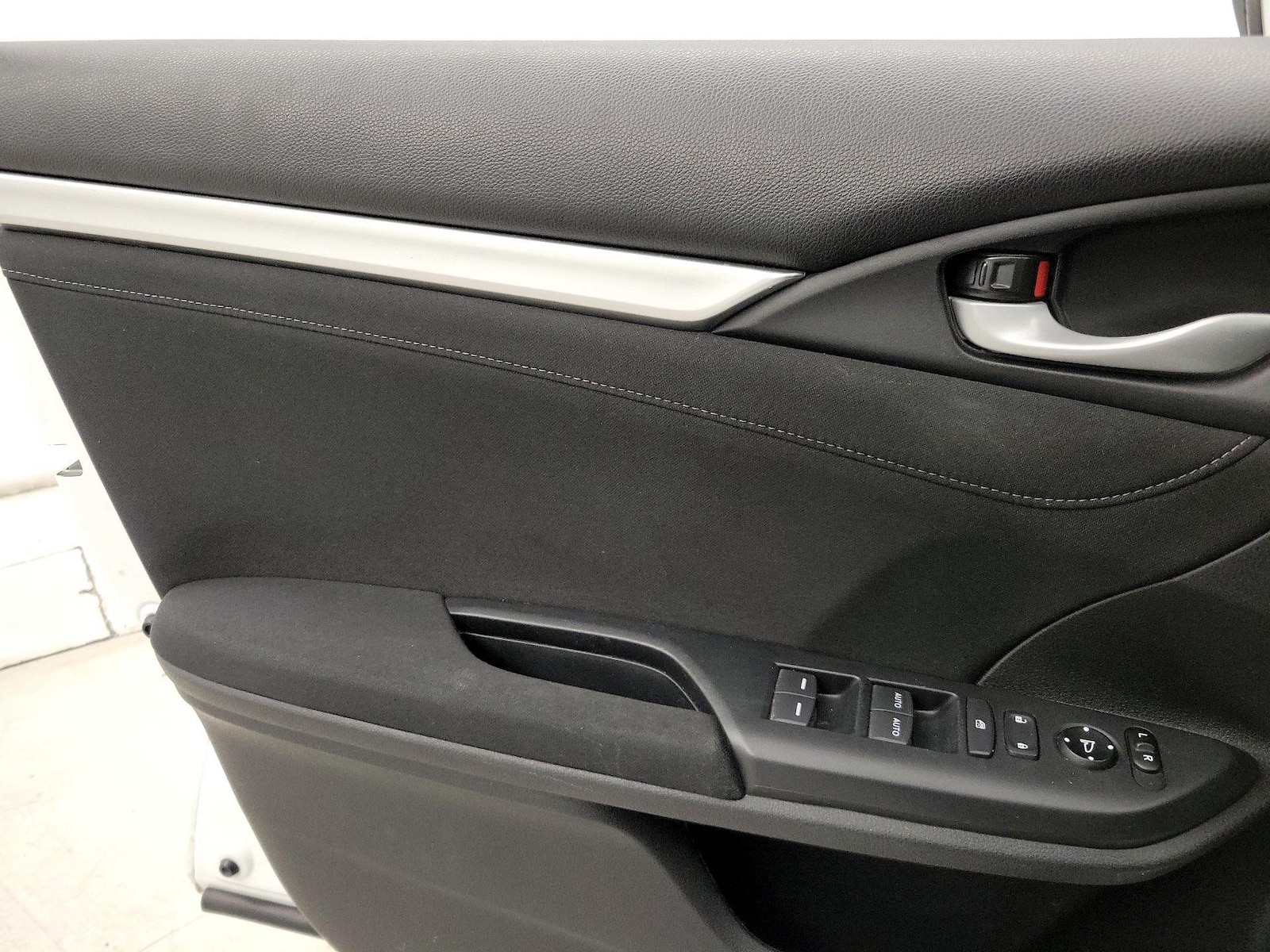 2019 Honda Civic EX - Photo 13