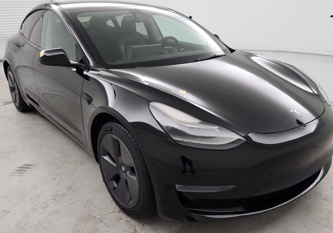 2021 Tesla Model 3 Standard Range Plus in Black — CarMax photo