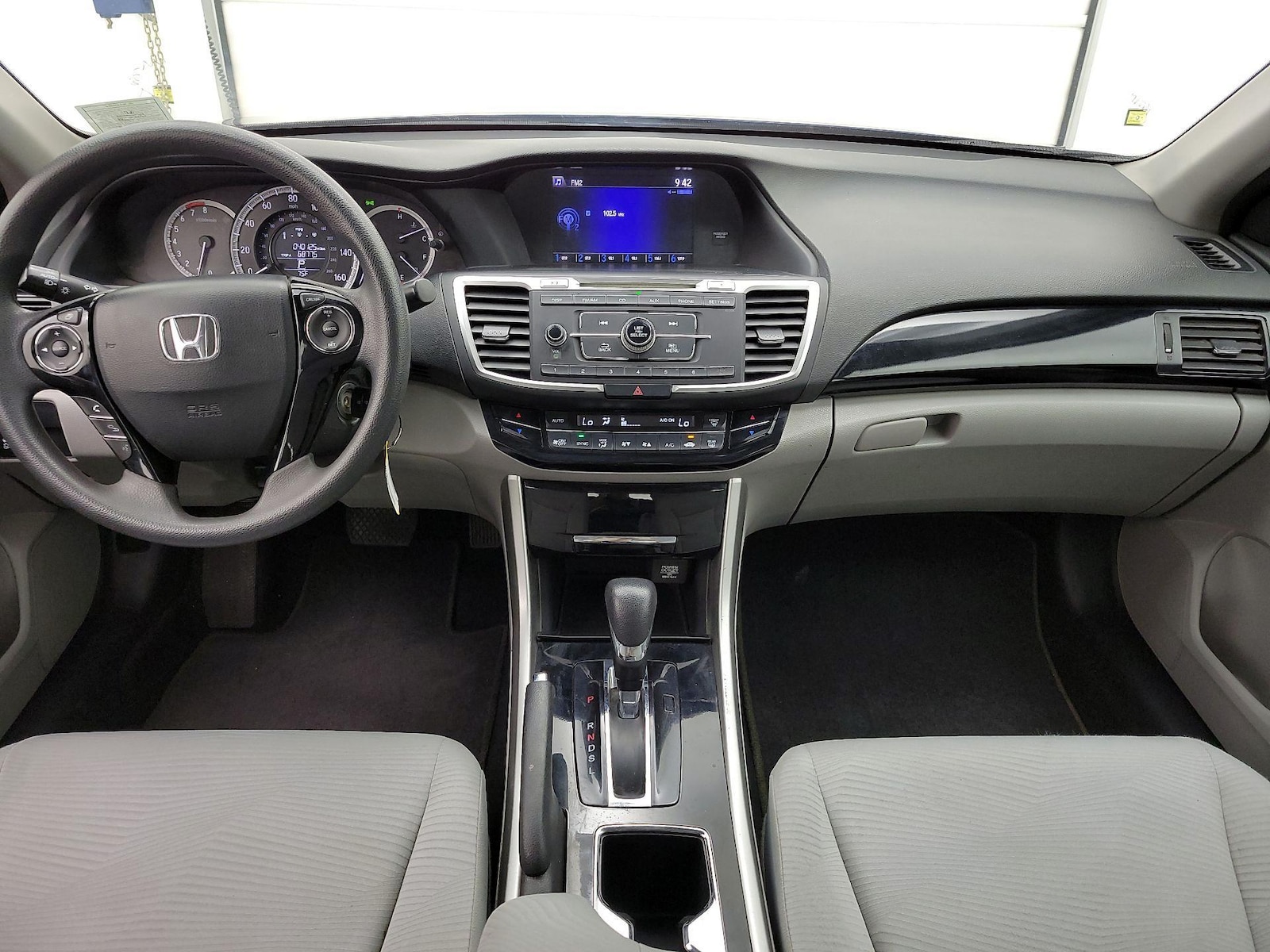 2017 Honda Accord LX - Photo 10