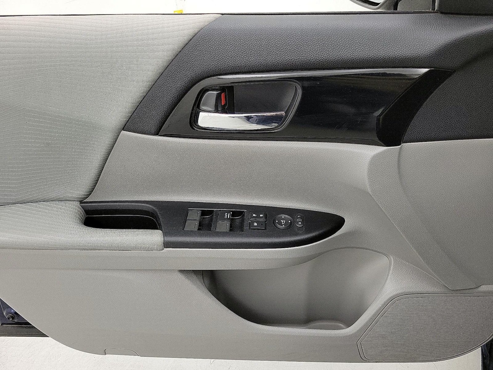 2017 Honda Accord LX - Photo 13