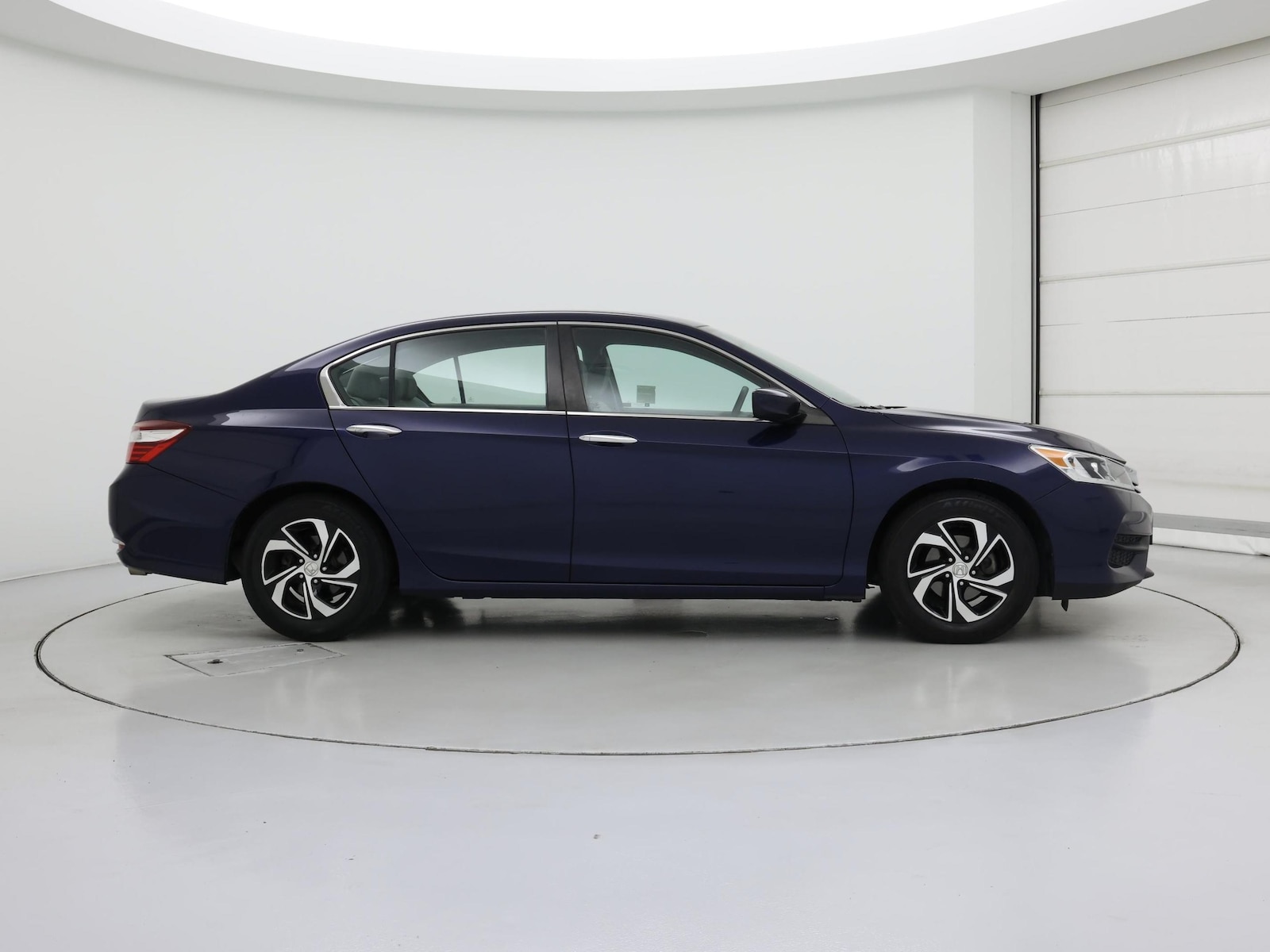 2017 Honda Accord LX - Photo 8