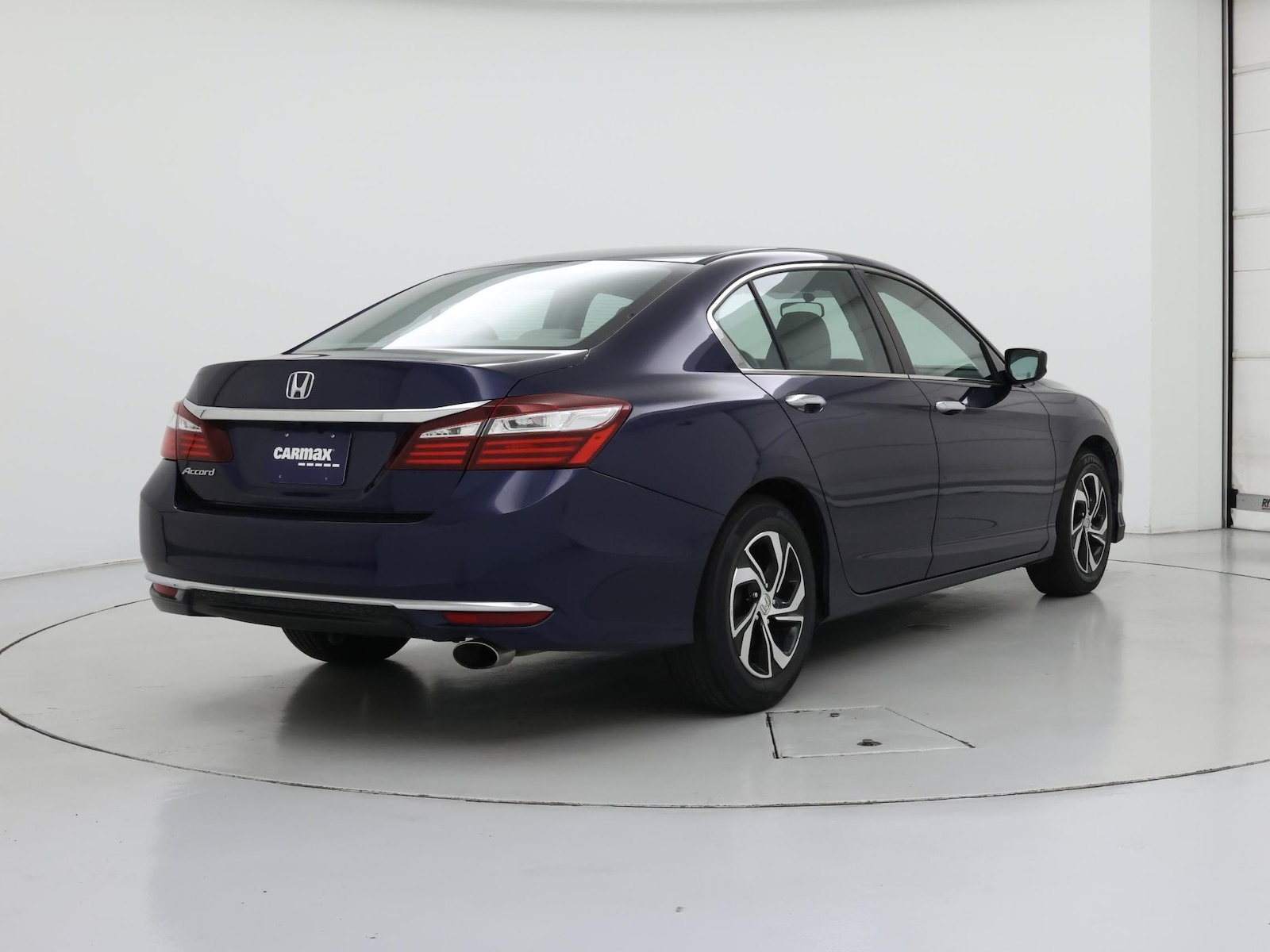 2017 Honda Accord LX - Photo 9