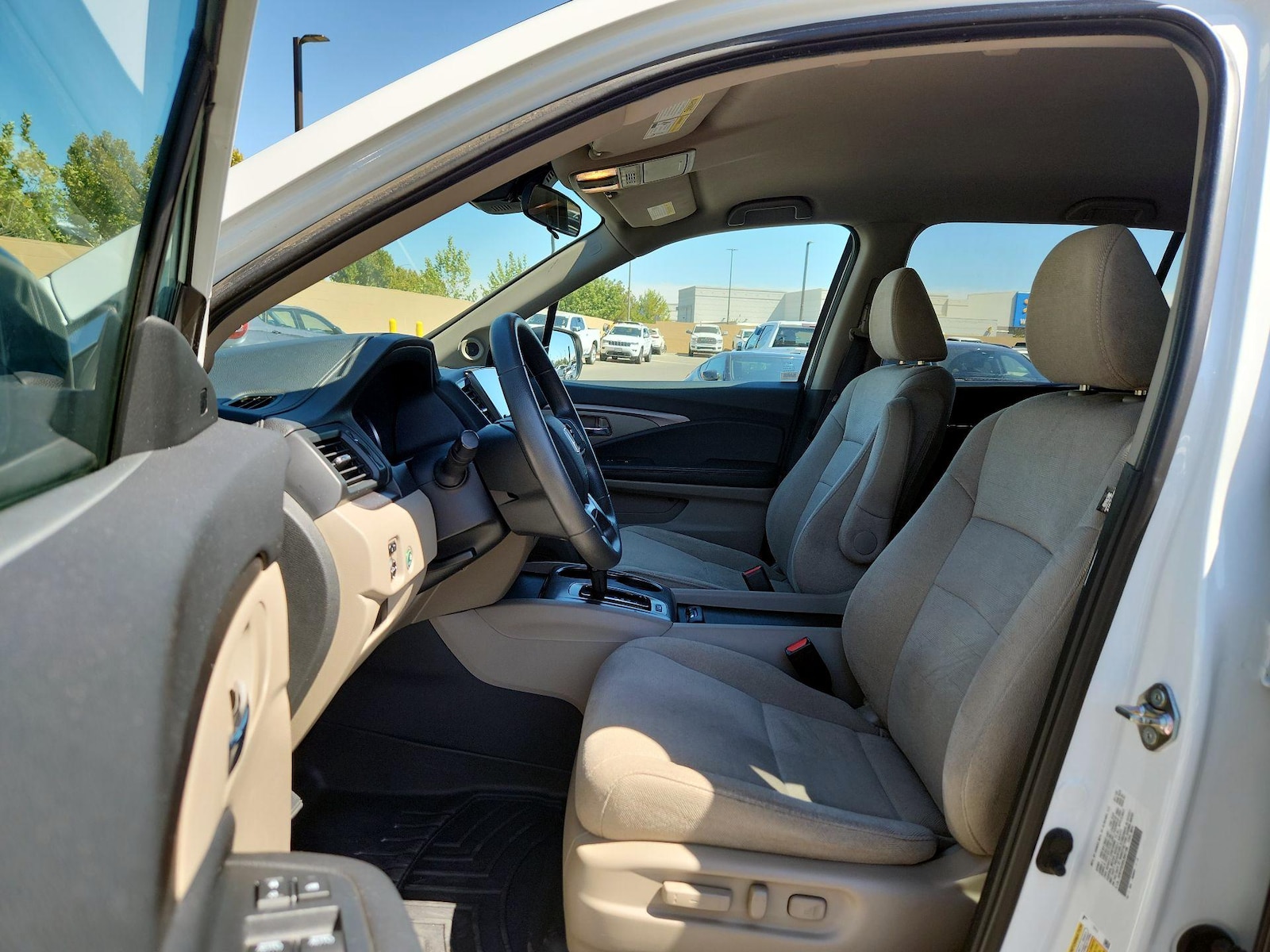 2020 Honda Pilot EX - Photo 11