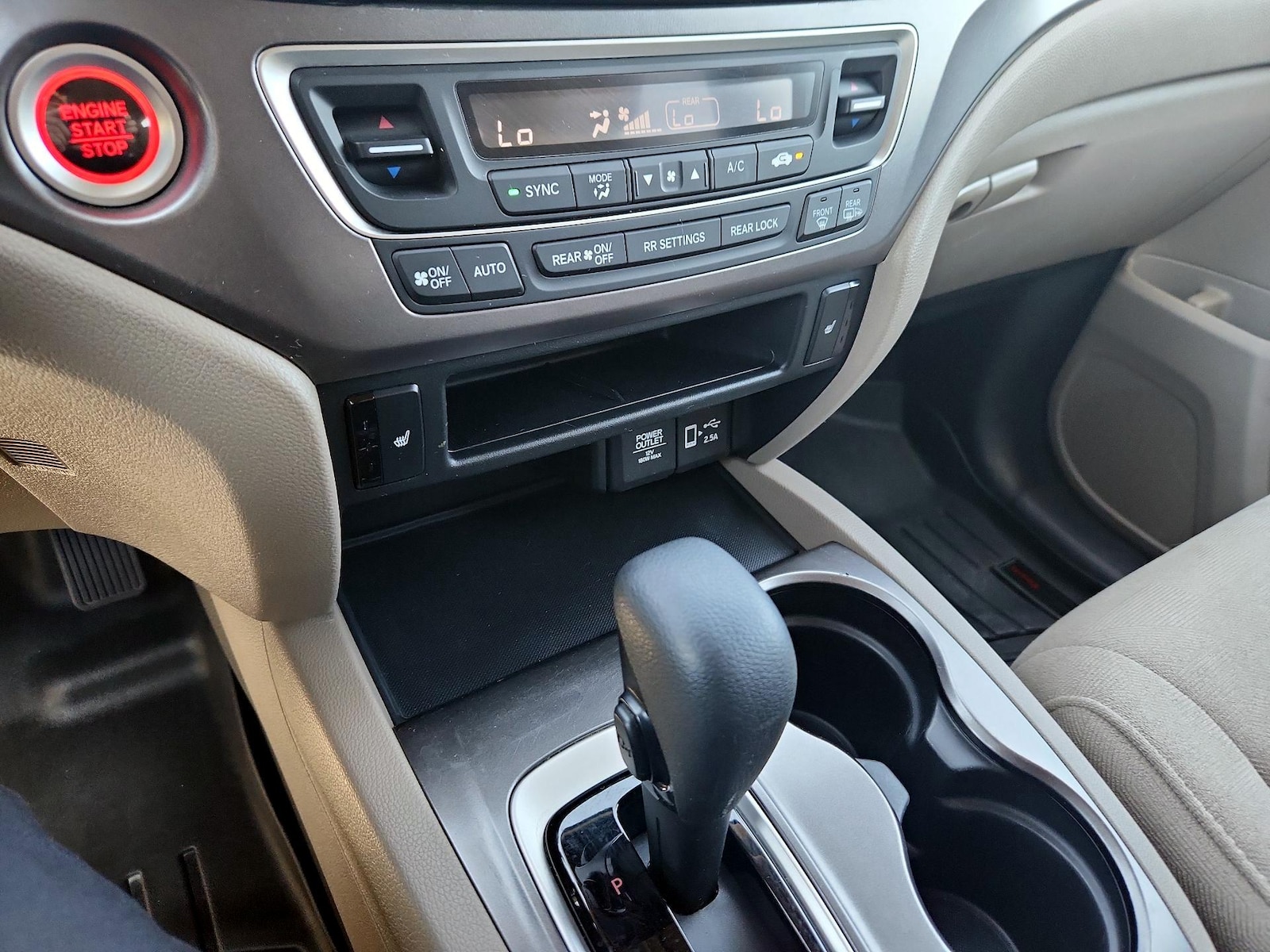 2020 Honda Pilot EX - Photo 16