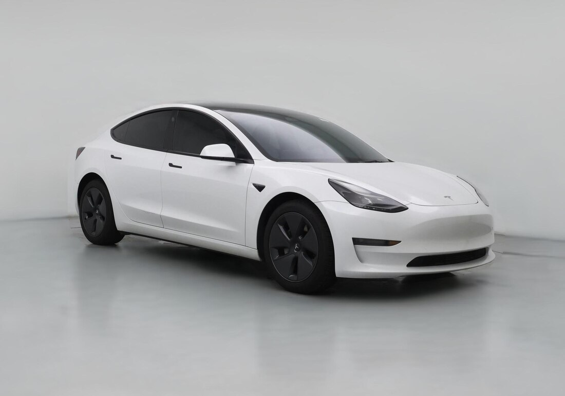 2023 Tesla Model 3 Rear-Wheel Drive in White — CarMax photo