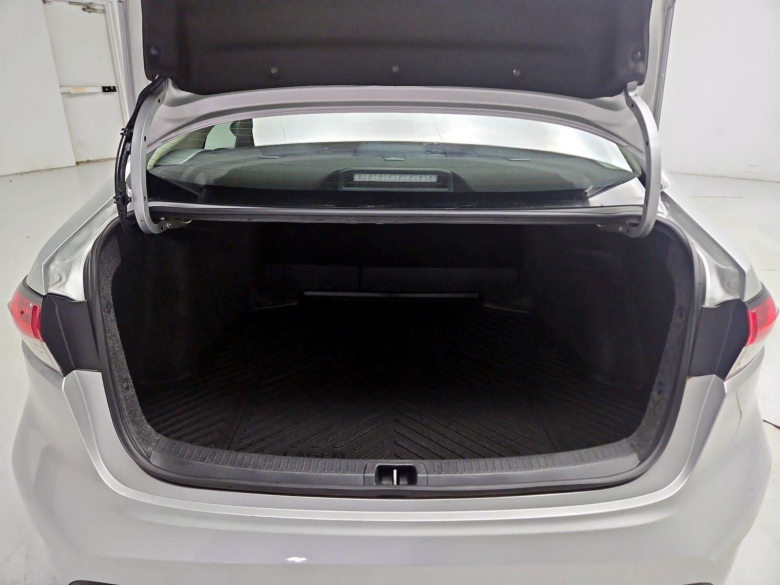 2025 Toyota Corolla LE - Photo 20