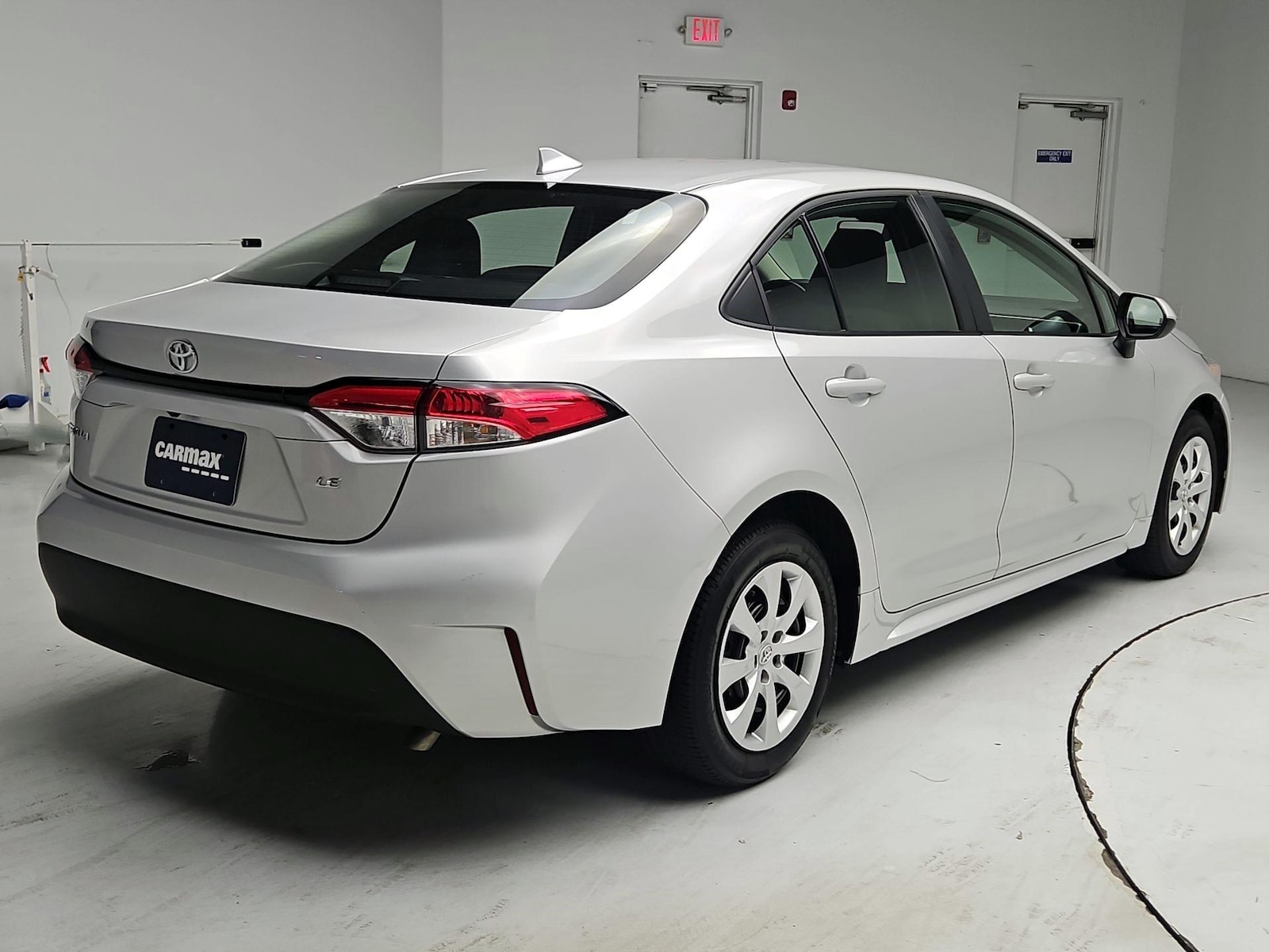 2025 Toyota Corolla LE - Photo 6