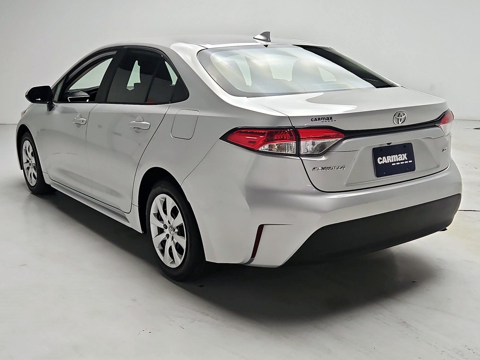 2025 Toyota Corolla LE - Photo 8