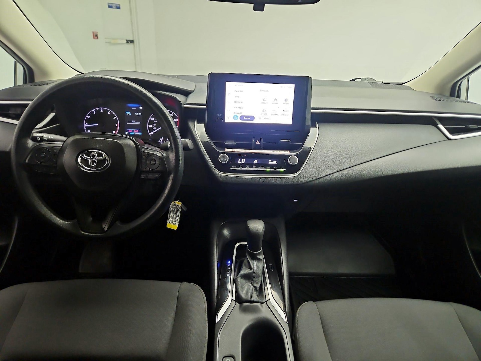 2025 Toyota Corolla LE - Photo 9