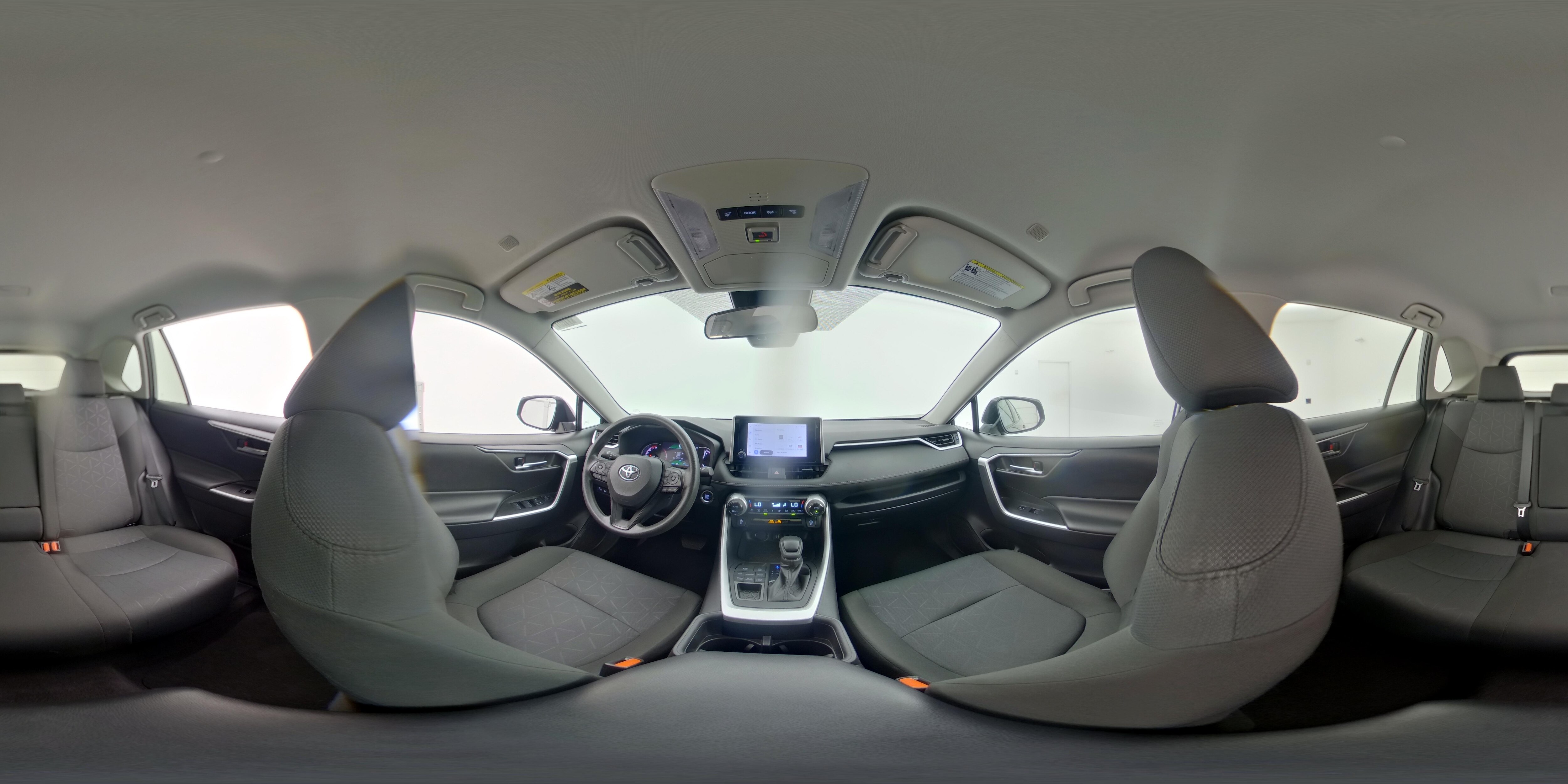 2024 Toyota RAV4 XLE - Photo 24