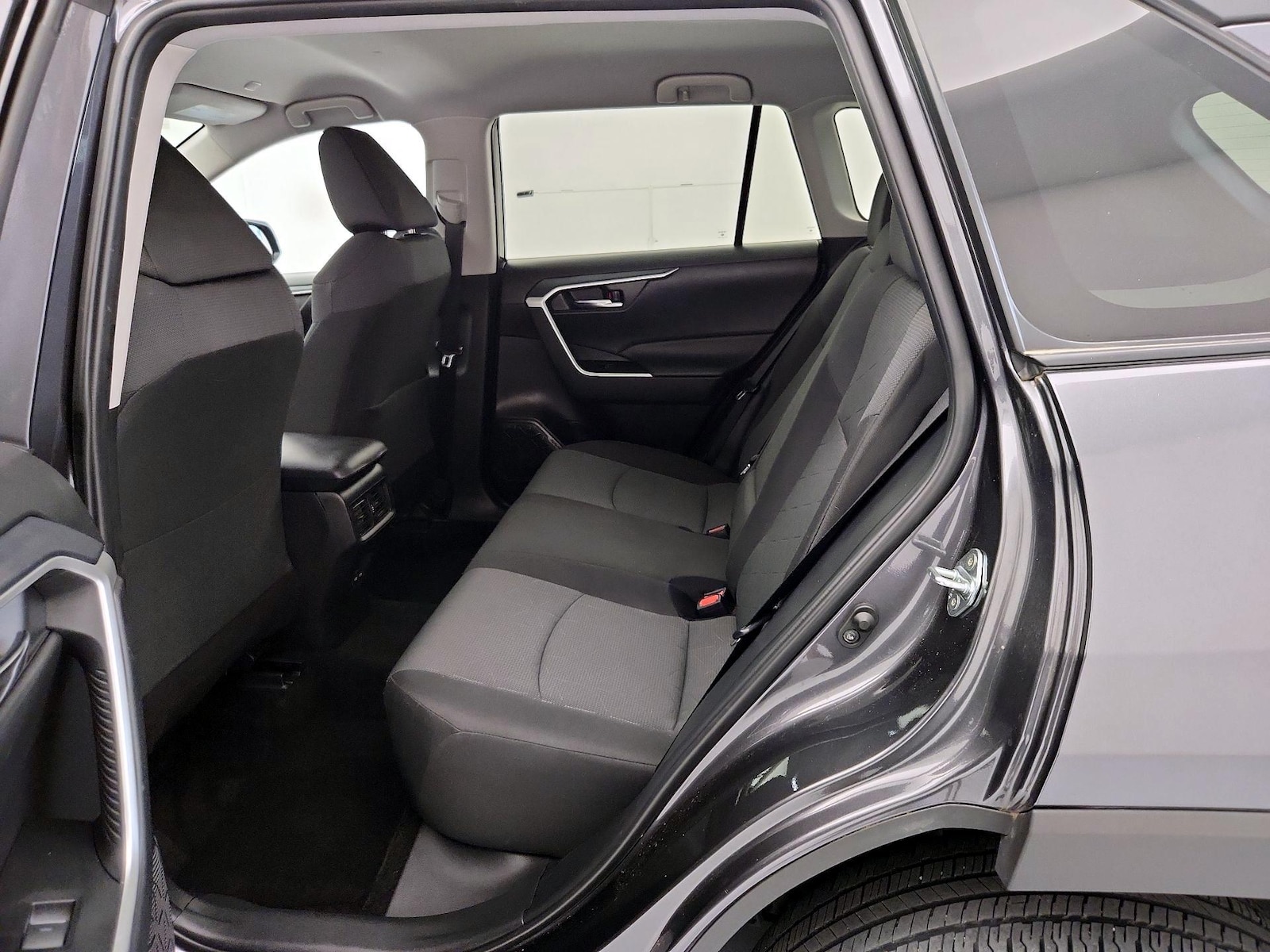 2024 Toyota RAV4 XLE - Photo 20