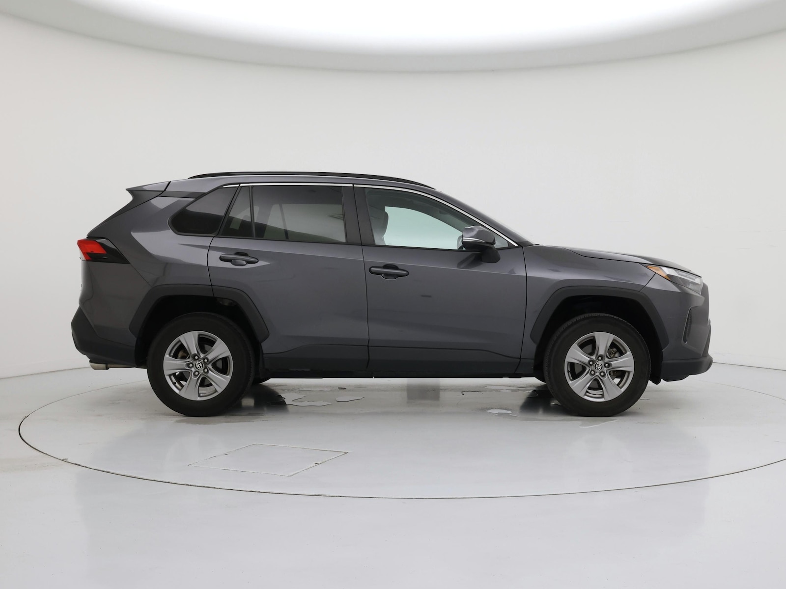 2024 Toyota RAV4 XLE - Photo 8