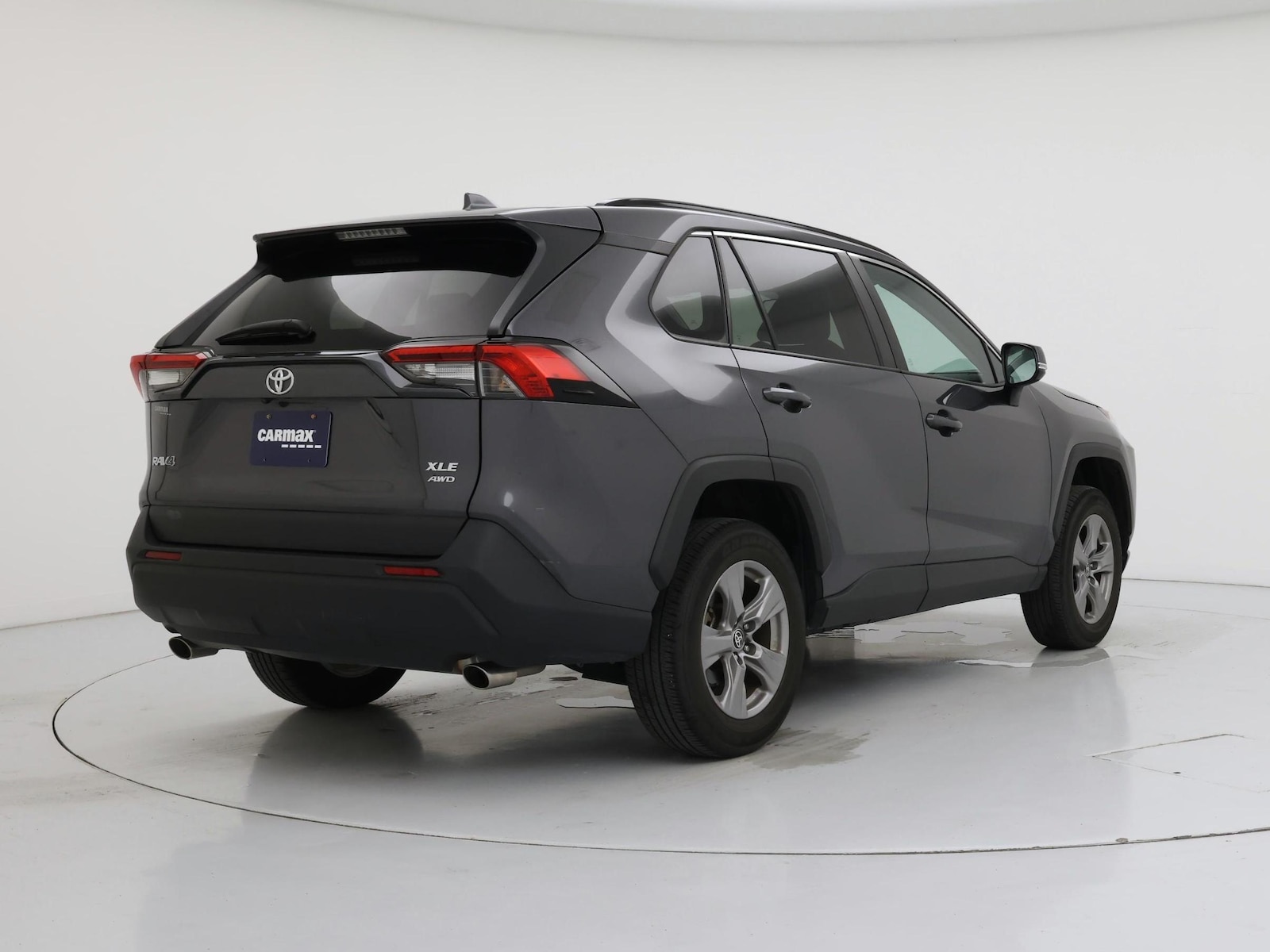 2024 Toyota RAV4 XLE - Photo 9