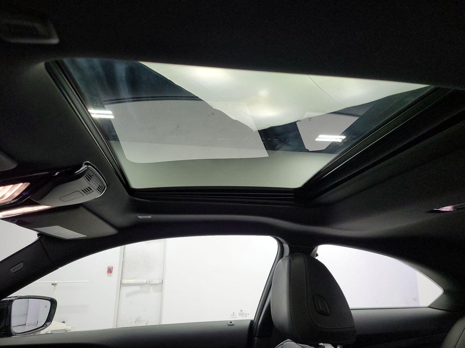Sunroof(s) & Overhead Airbags