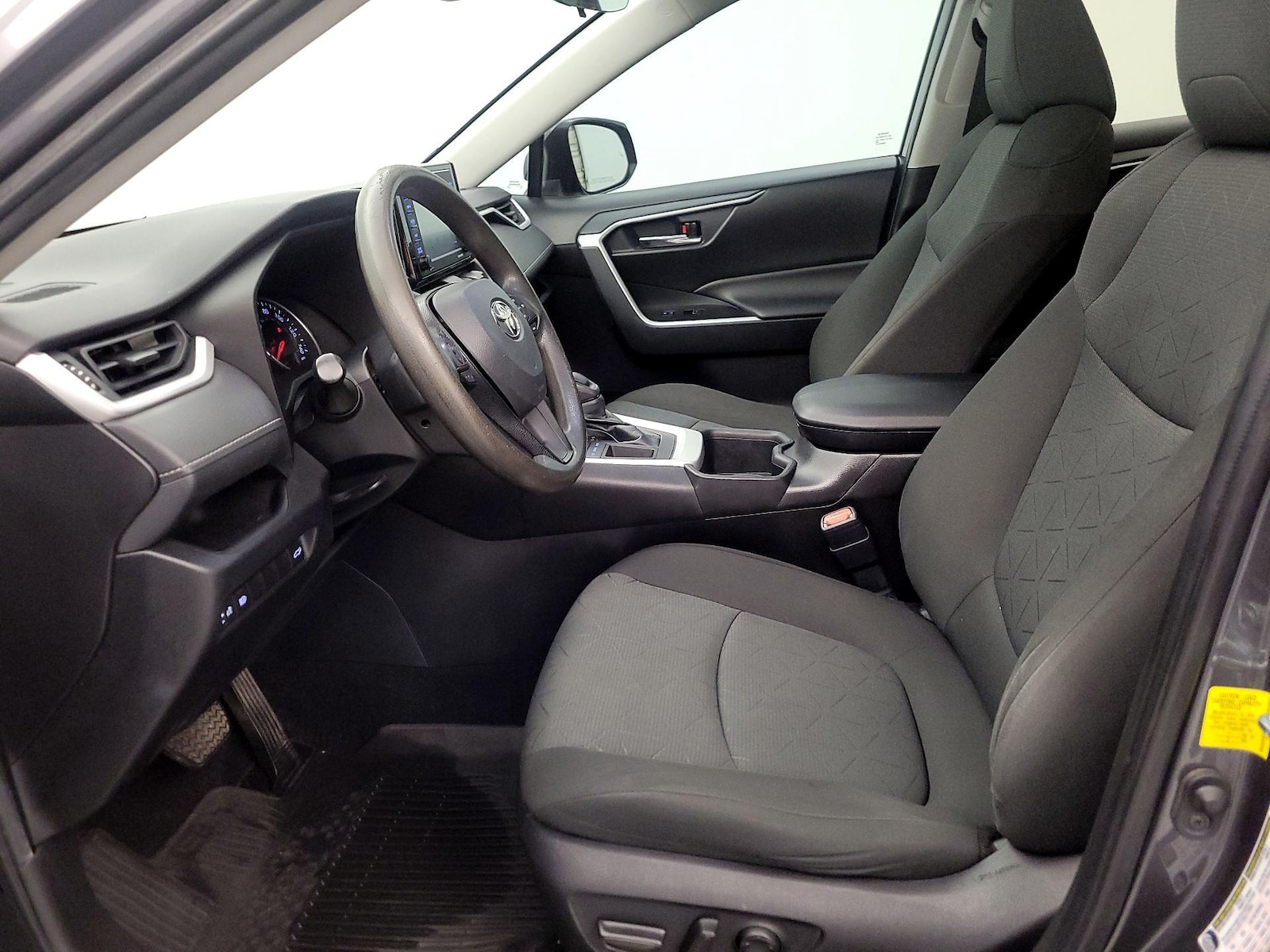 2022 Toyota RAV4 XLE - Photo 12