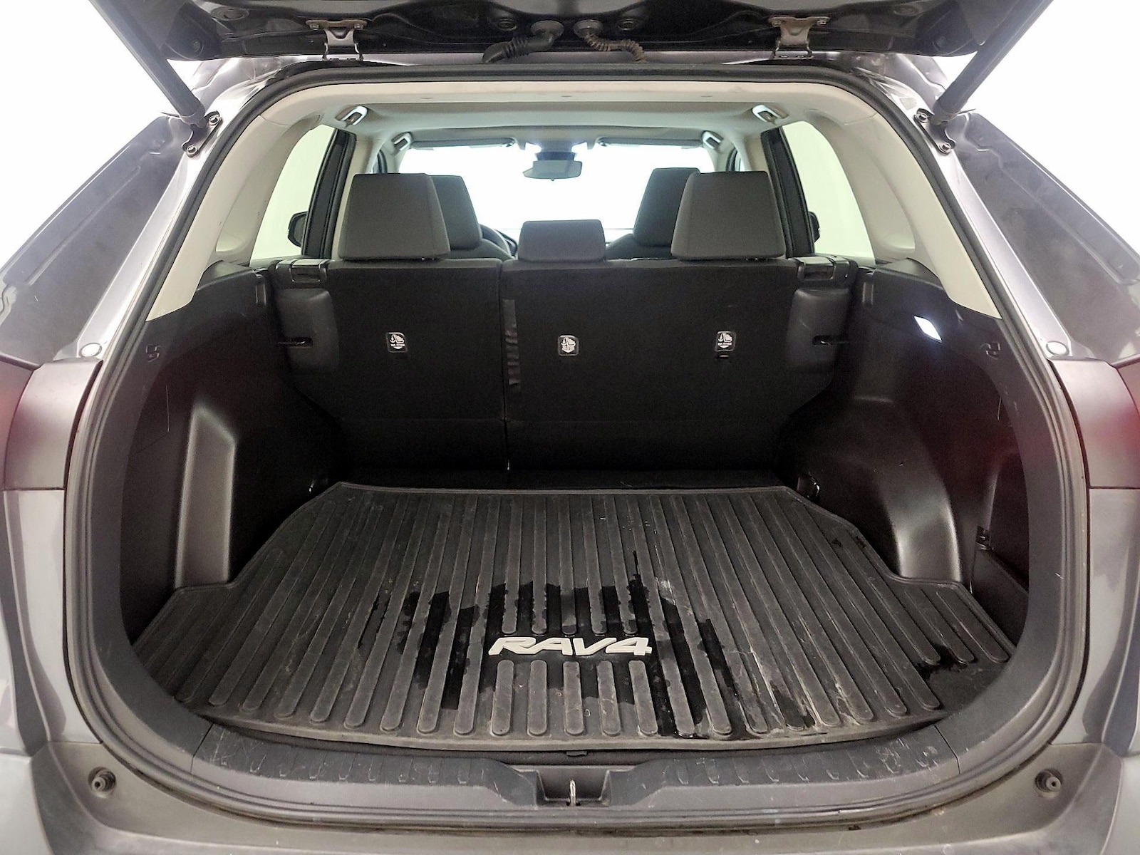 2022 Toyota RAV4 XLE - Photo 21