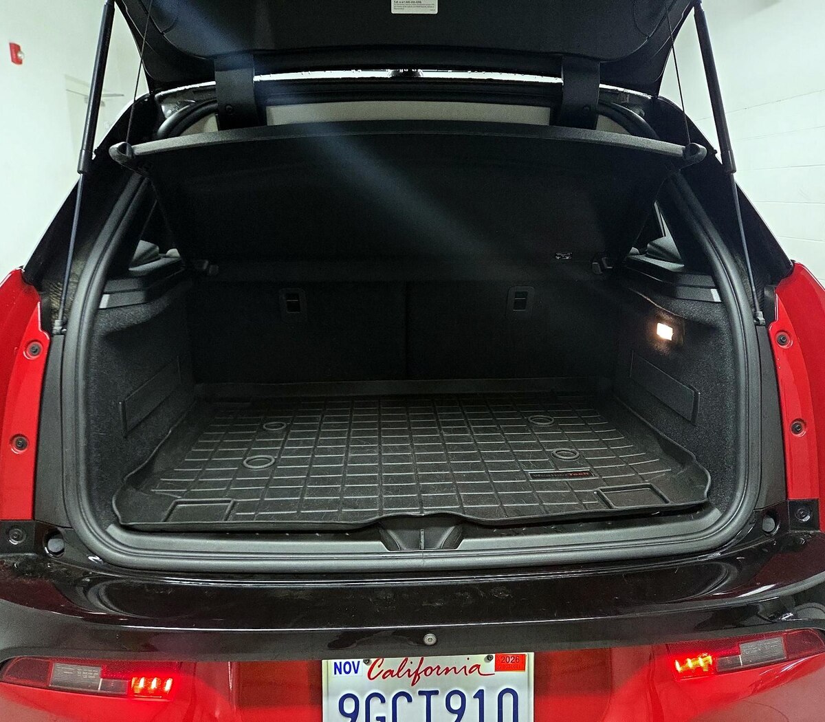 Trunk/Cargo (Seats Up)