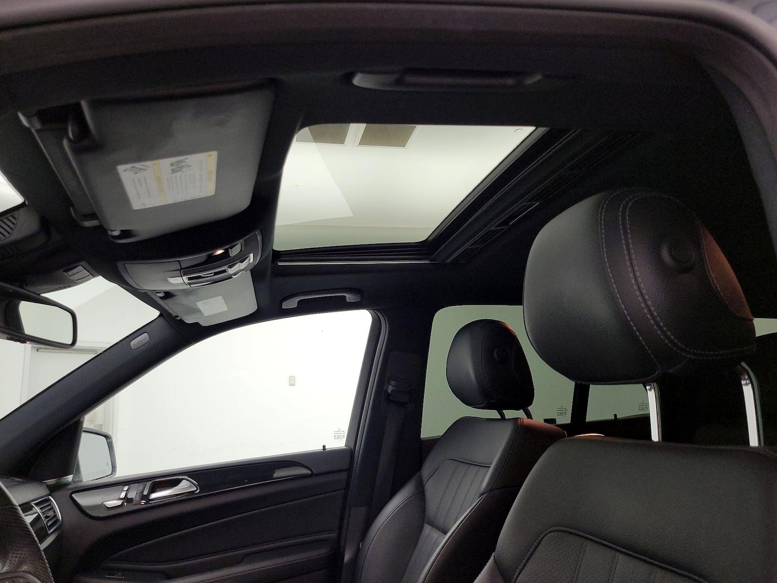 Sunroof(s) & Overhead Airbags